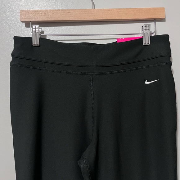 Nike Be Strong Fit Dry Regular Fit Flared Leg Mid Rise Black Leggings - Picture 4 of 11